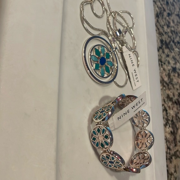 Jewelry set - Picture 1 of 5